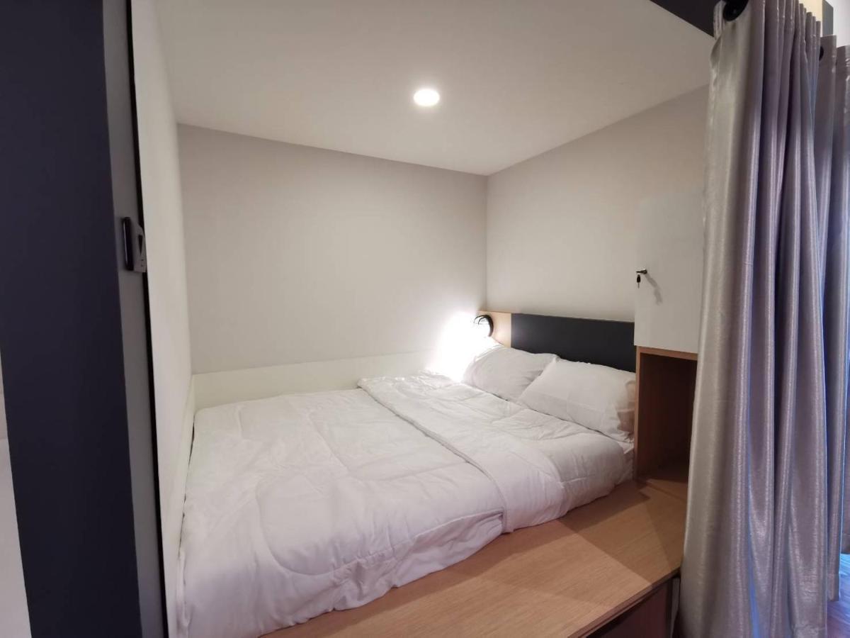 W2 Hostel Chiang Mai Bagian luar foto