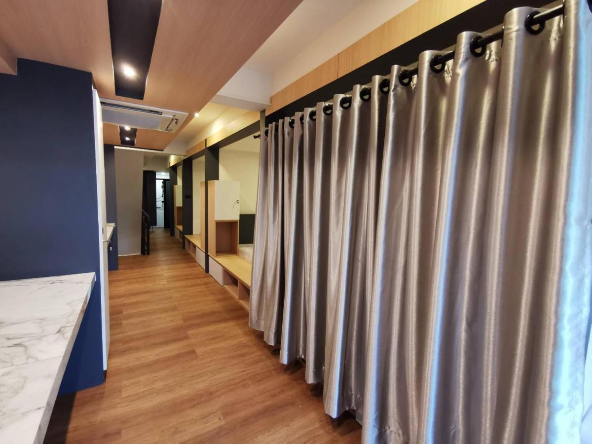 W2 Hostel Chiang Mai Bagian luar foto