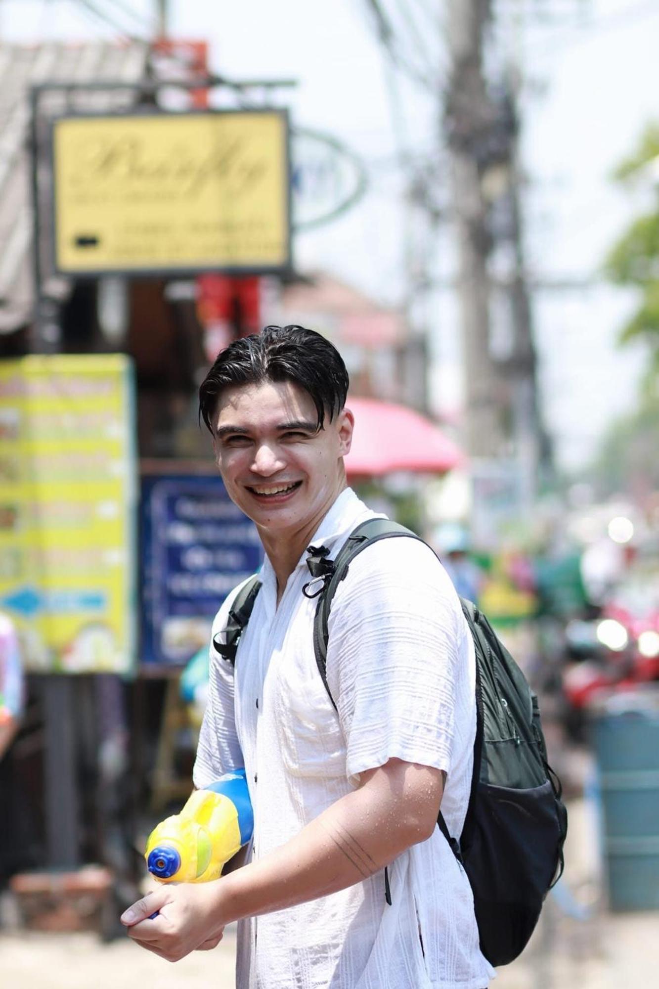W2 Hostel Chiang Mai Bagian luar foto